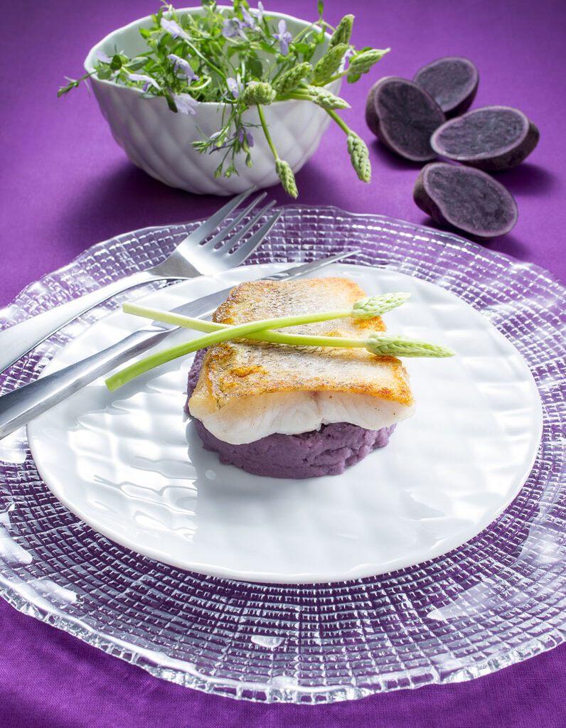Filet de bar, purée vitelotte - Photographe culinaire Strasbourg 67 Alsace
