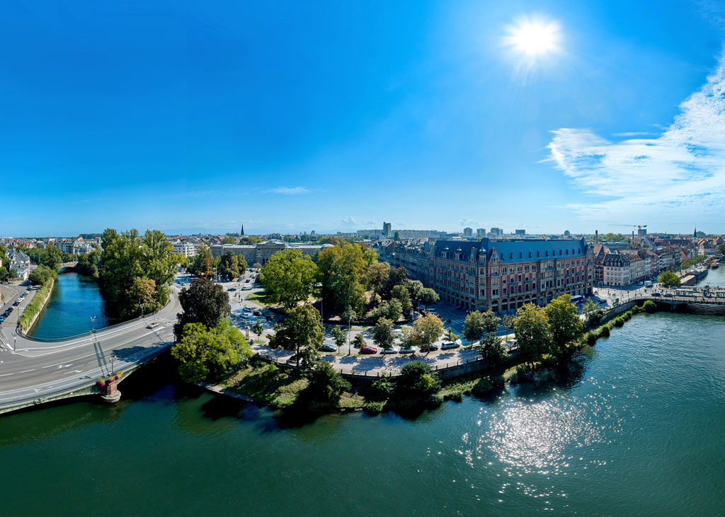 Panoramique 360° au dessus de l'Ill à Strasbourg - Photographie aérienne par drone Architecture