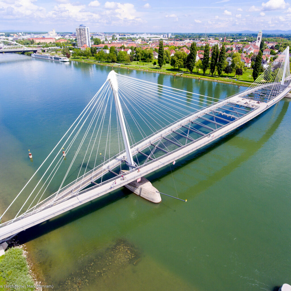 Passerelle des Deux Rives ou Passerelle Mimram Strasbourg/Kehl - Photographie aérienne par drone Architecture