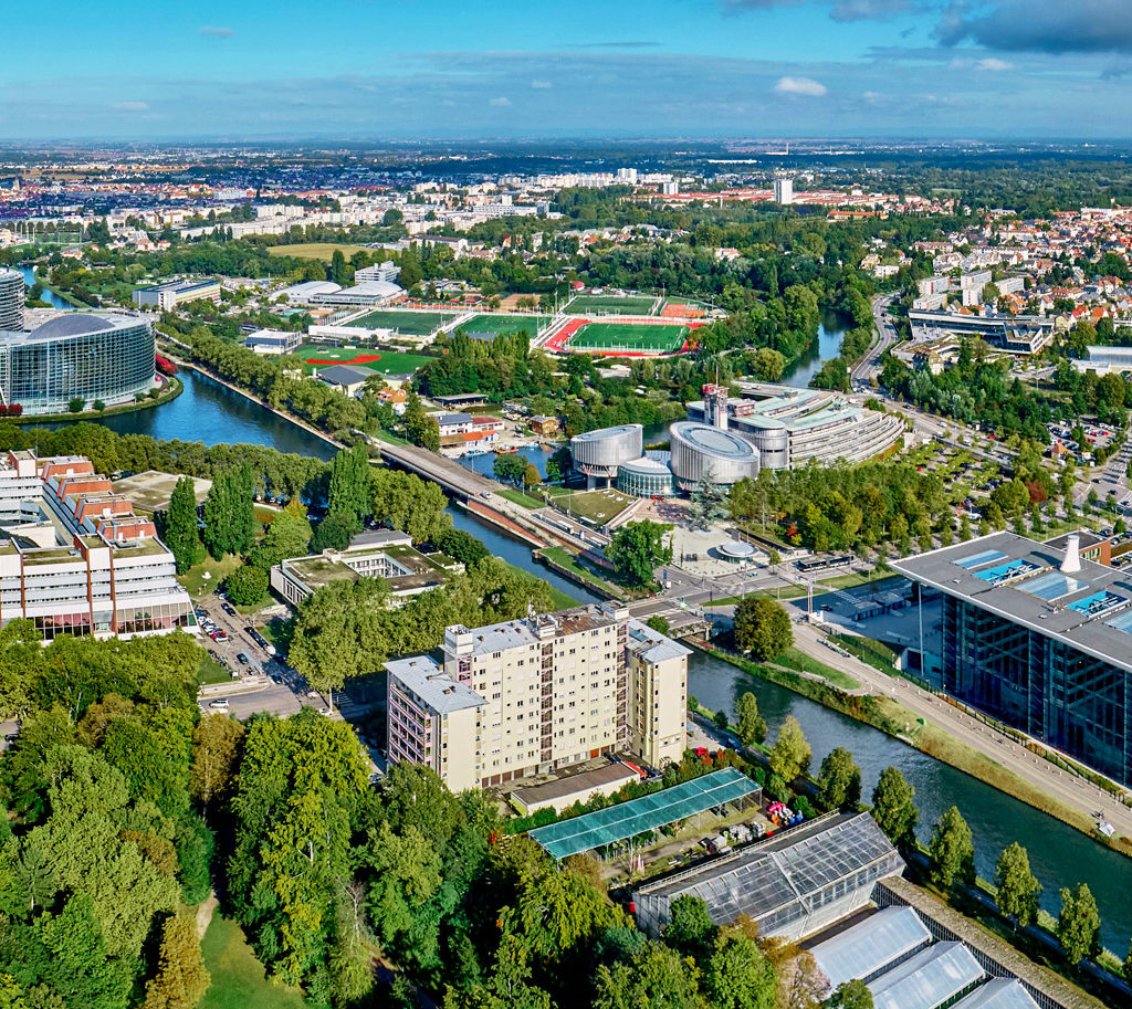 Quartier Européen de Strasbourg - Prise de vue aérienne par drone - Strasbourg dans le Bas-Rhin en Alsace