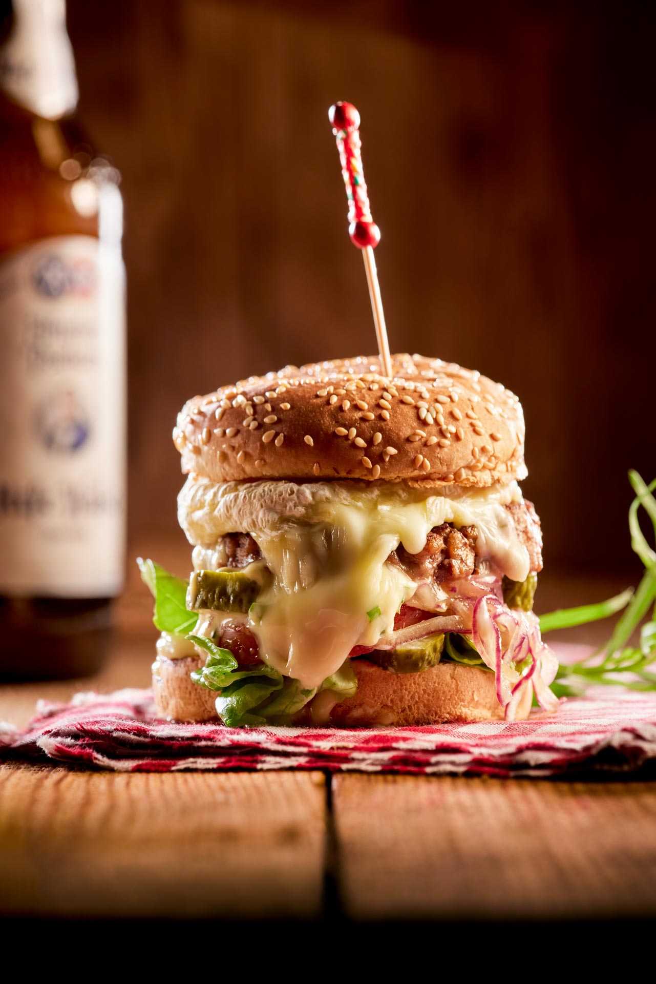 Burger Weissbier - Prise de vue culinaire réalisée en studio professionnel à Strasbourg dans le Bas-Rhin pour PRÉSIDENT