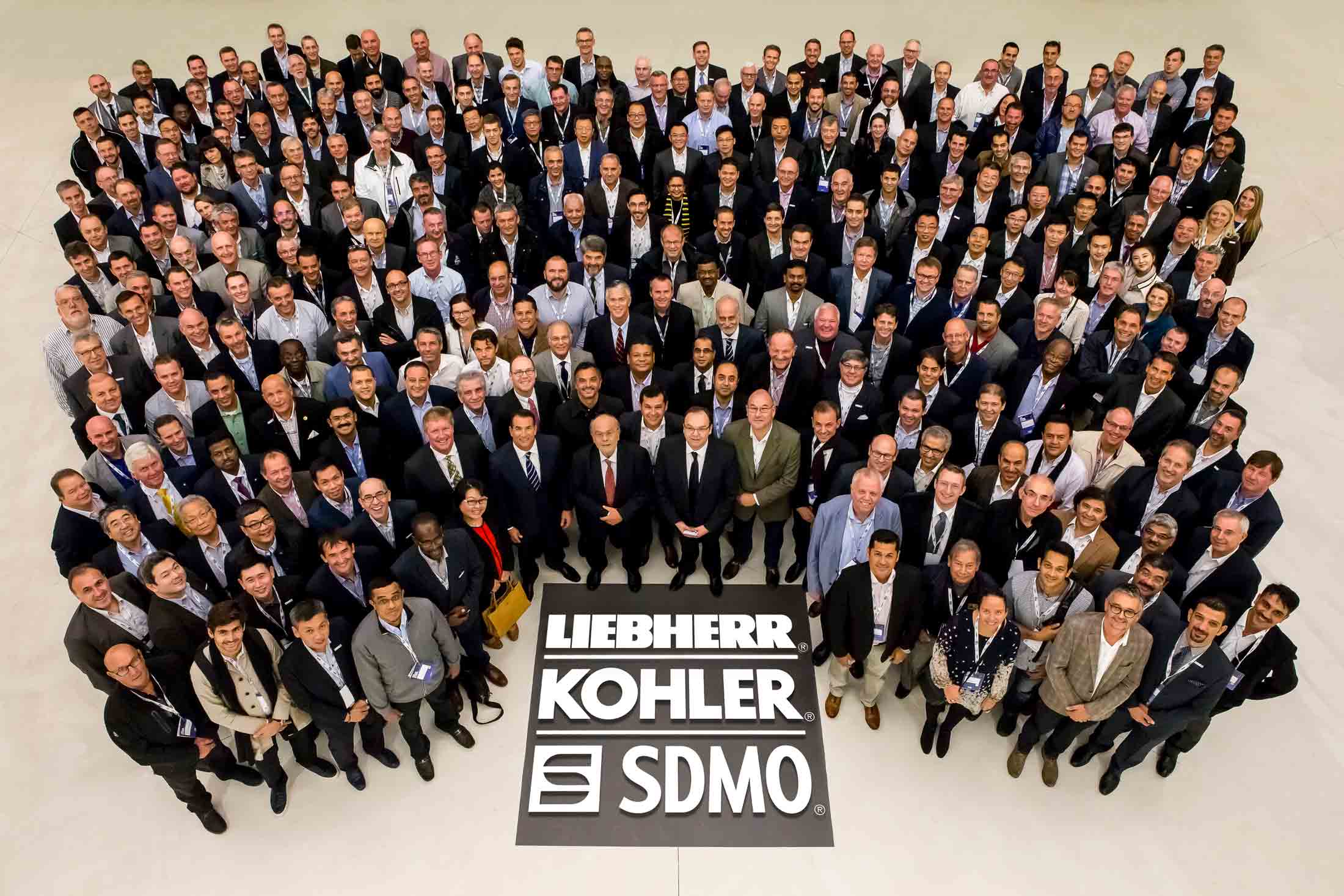Liebherr / Kohler / SDMO - Photo d'entreprise - Groupe de 300 personnes