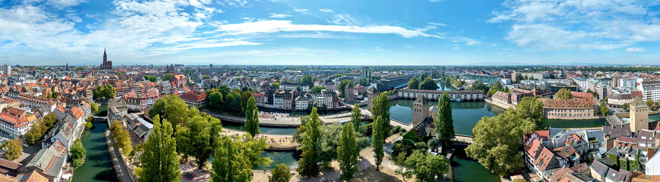 Panoramique réalisé par drone des Ponts Couverts de Strasbourg